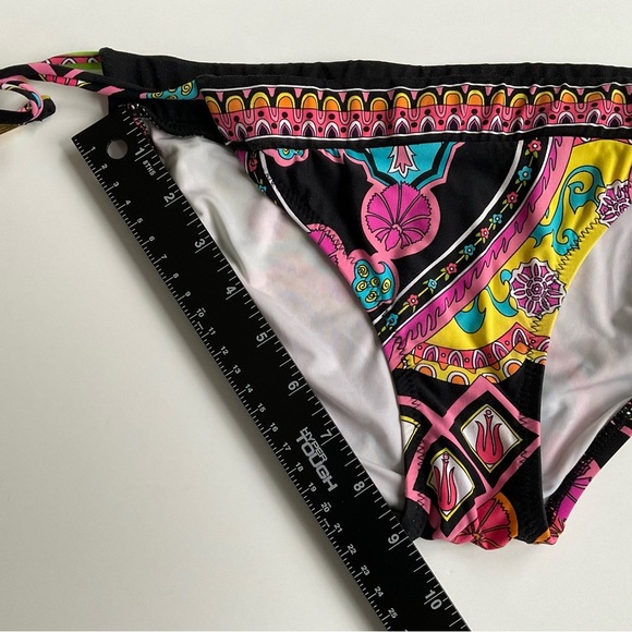 Trina Turk Bikini Bottom Sz 6 Multicolor Paisley Tie Sides w/ Gold Tassels Sexy - Picture 8 of 8